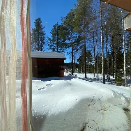 Ihastuttava Vierastupa Omalla Sisaeaenkaeynnillae *